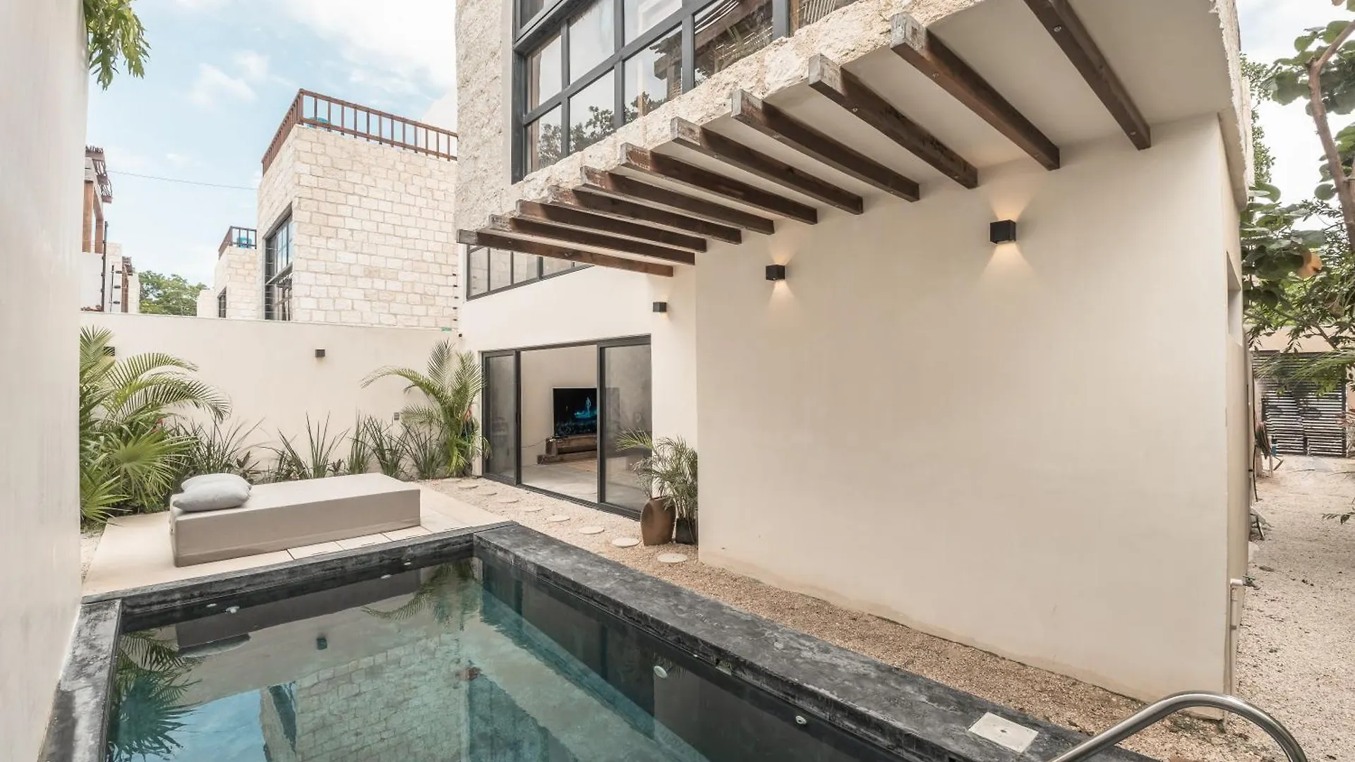 New Aura Jungle Getaway Villa Tulum